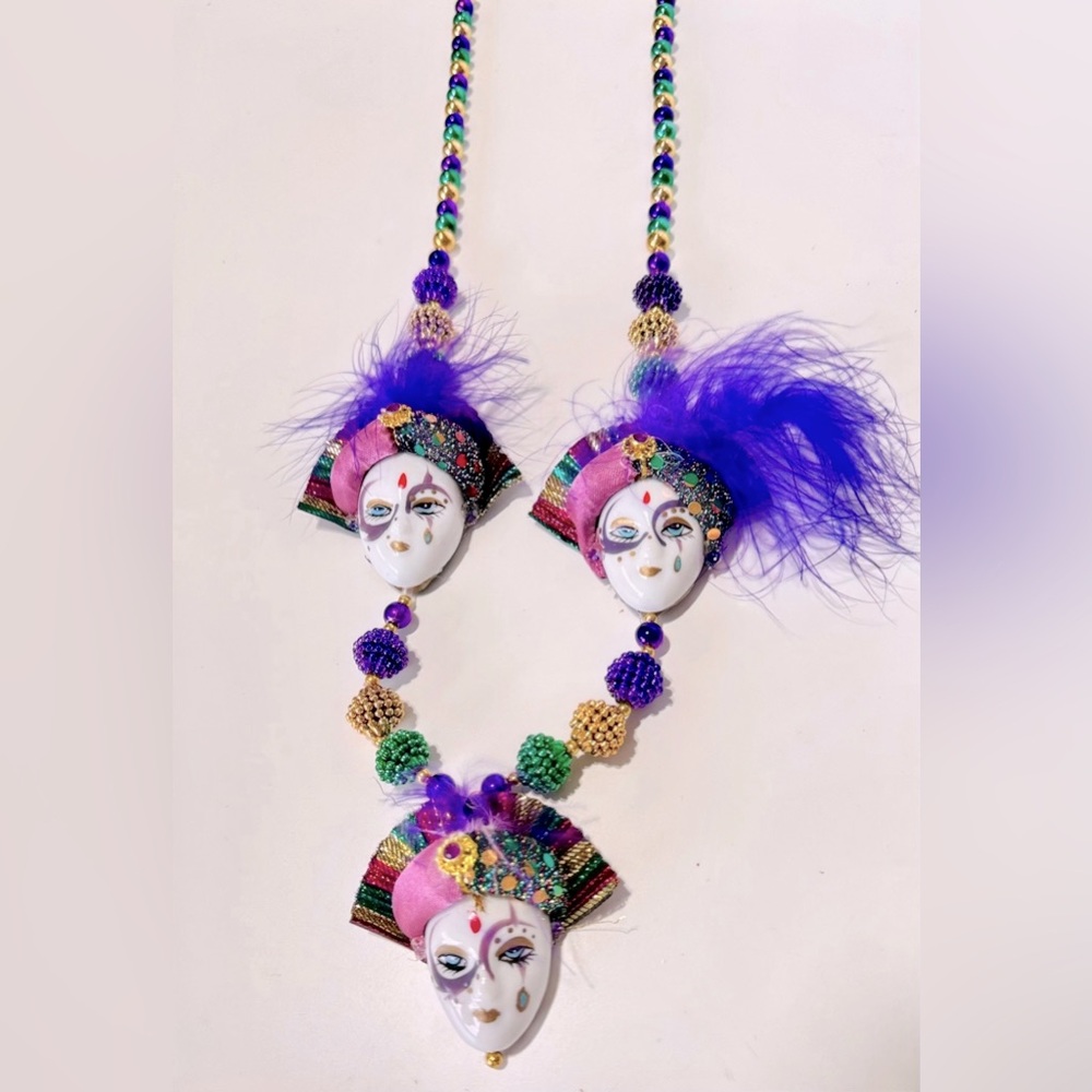 MARDI GRAS Vintage Ceramic Mask Beaded Necklace Parade Beads New Orleans NOLA